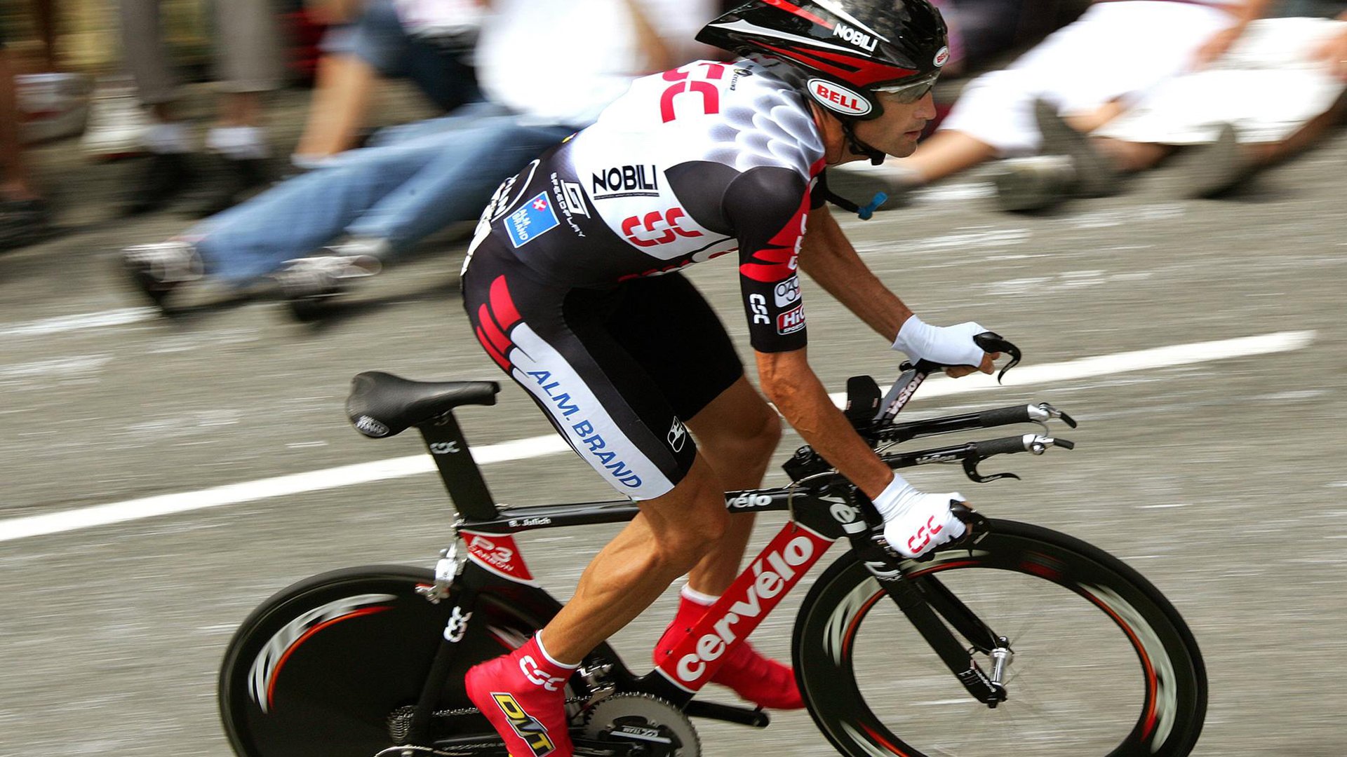 _极光冰雪赛：在极寒中火拼速度_，极光寒冰拳